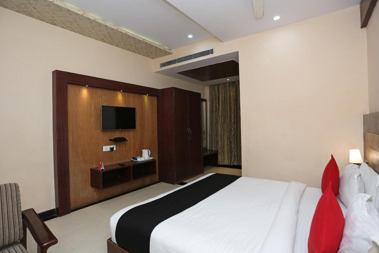 Capital O 4535 Hotel Uma Palace Varanasi Exterior foto