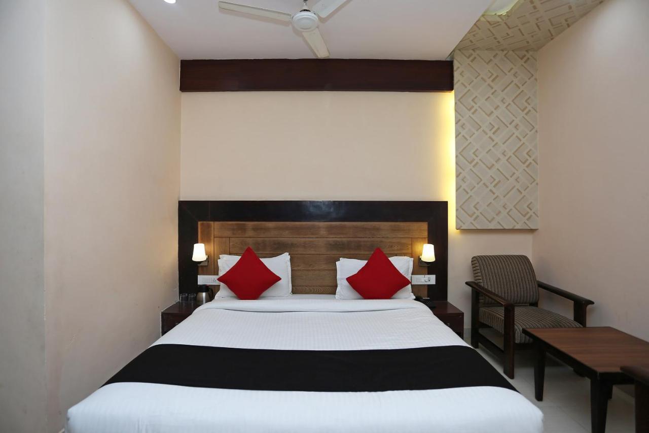Capital O 4535 Hotel Uma Palace Varanasi Exterior foto