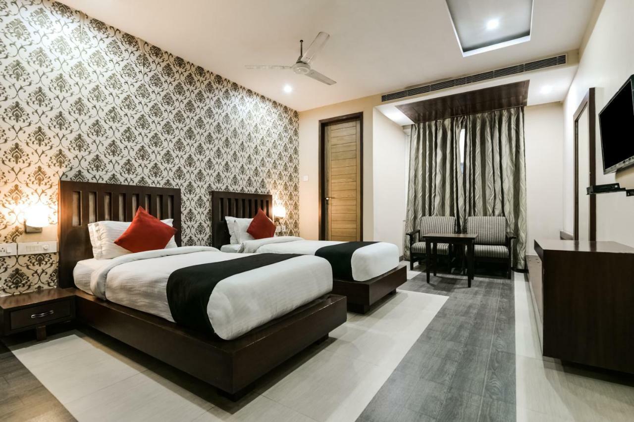 Capital O 4535 Hotel Uma Palace Varanasi Exterior foto